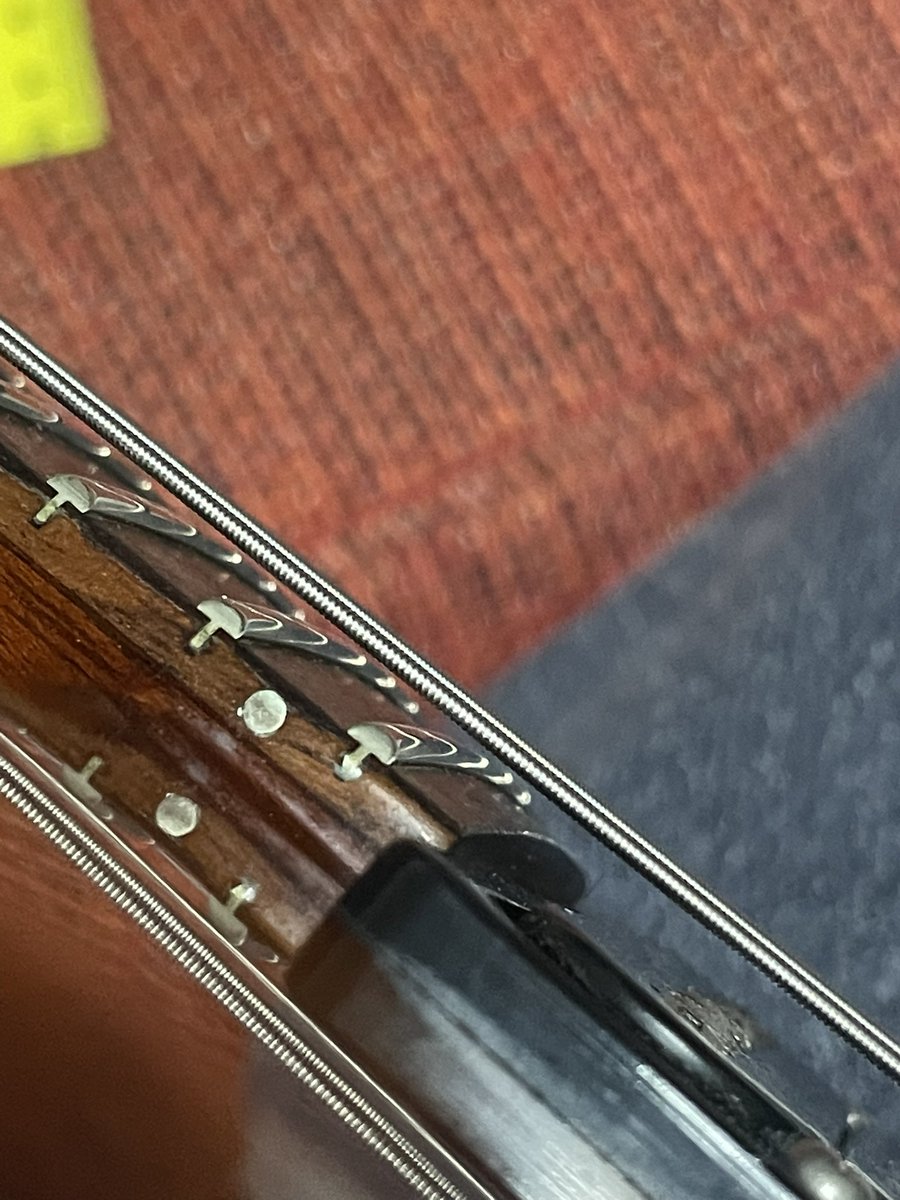 hirohiro7654321's tweet photo. PRS オリジナルMira メイプルトップ
ショップのセッティングはどうしても無難な調整で詰めが甘いので
全体的にバランスを取って攻め直しました。
さすがPRS CORE ここまで攻めてもビビらない😊
PUも調整でタップした時の音量差が格段に減りました。
前オーナーに弾かせてあげたいw
#PRS #PRSCORE https://t.co/eYIwnQr9b5