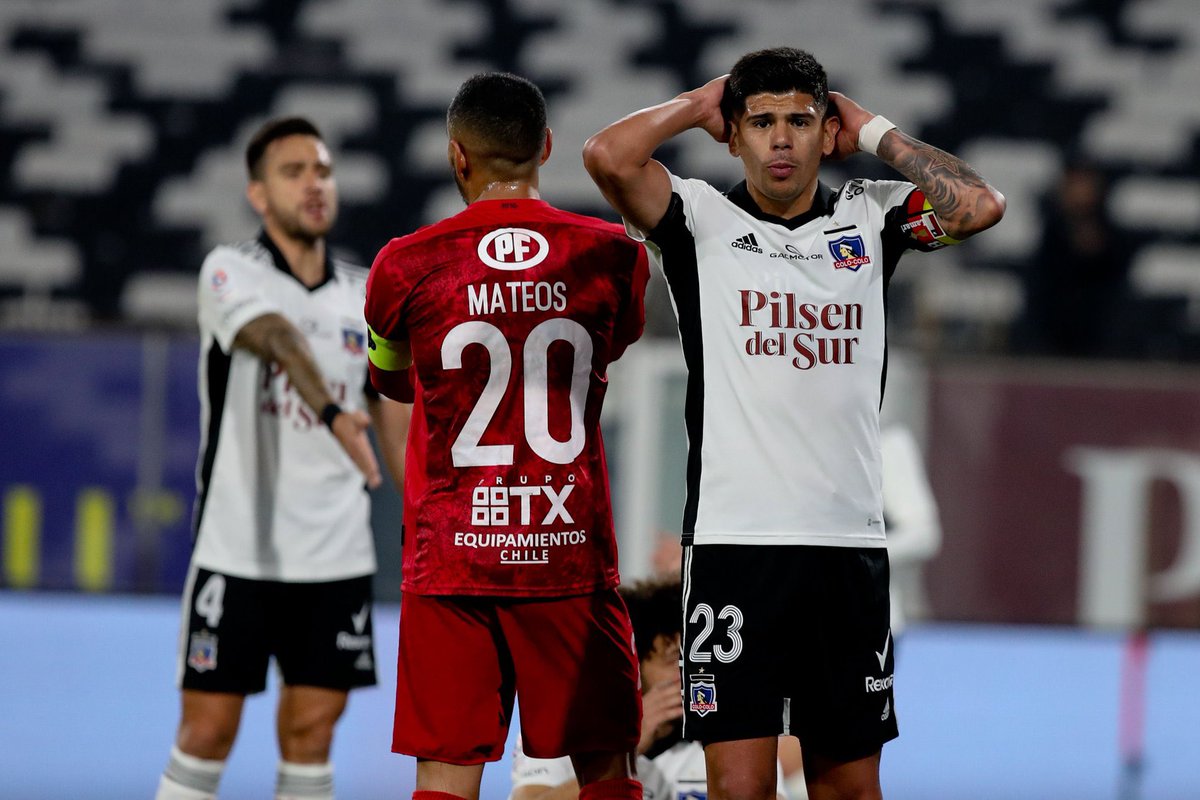 central_dptes's tweet photo. 🚨ANFP suspendió el partido entre Colo Colo y Ñublense por incendios en Chillán https://t.co/7iSZssQR6W