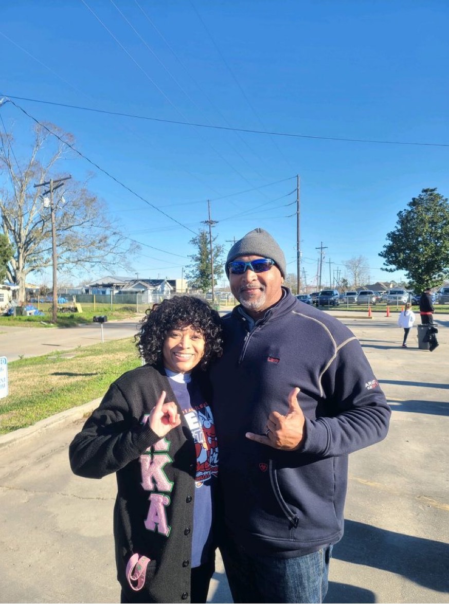 BayouPearls1908's tweet photo. FEBRUARY = AMERICAN HEART ASSOCIATION ♥️♥️

 The Bayou Pearls joined Acadian Elementary School on there 10th Annual Mudbug Run! What a fun event! 💕💚
#BayouPearls
#PinkGoesRed
#TreatYourHeartRight https://t.co/ycf6newUKs