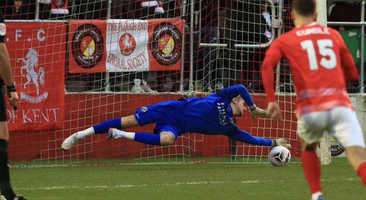 ChelseaIoanArmy's tweet image. Teddy Sharman-Lowe with a penalty save today, along with a number of excellent saves throughout the game 🧤