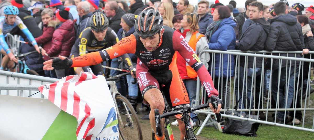 Rob Peeters wordt coach bij 't De Ceuster Bonache Cycling Team

veldritkrant.be/nieuws/2023-02…
archieffoto credit Veldritkrant