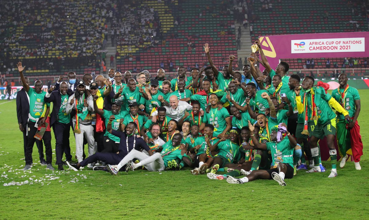 JoueursSN's tweet photo. Le Sénégal devient la première nation à remporter les 3 trophées CAF ! 🏆😍🇸🇳

• CAN 

• CHAN 

• CAN Beach Soccer https://t.co/V9cig63f3Q