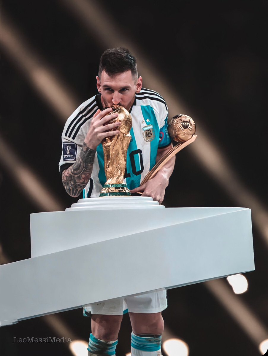 sudanalytics_'s tweet photo. 🌟 Lionel Messi fue elegido hoy como el 'Mejor Jugador de Todos los Tiempos' por la revista Four Four Two. https://t.co/UwcX9L56WG