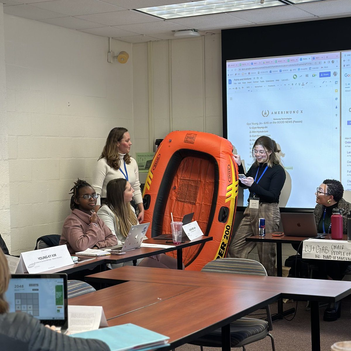 MadeiraHistor's tweet photo. Ivy N. ‘24 participates in an @amerimunc crisis simulation, involving a boat 🛶 apparently #MadeiraMUN https://t.co/4DrRZyyDzo