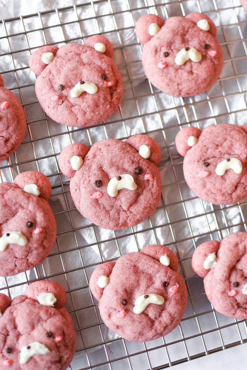 bitesbybianca's tweet photo. strawBEARy cookies 🥰🫶🏻 https://t.co/IppO8YrHiv