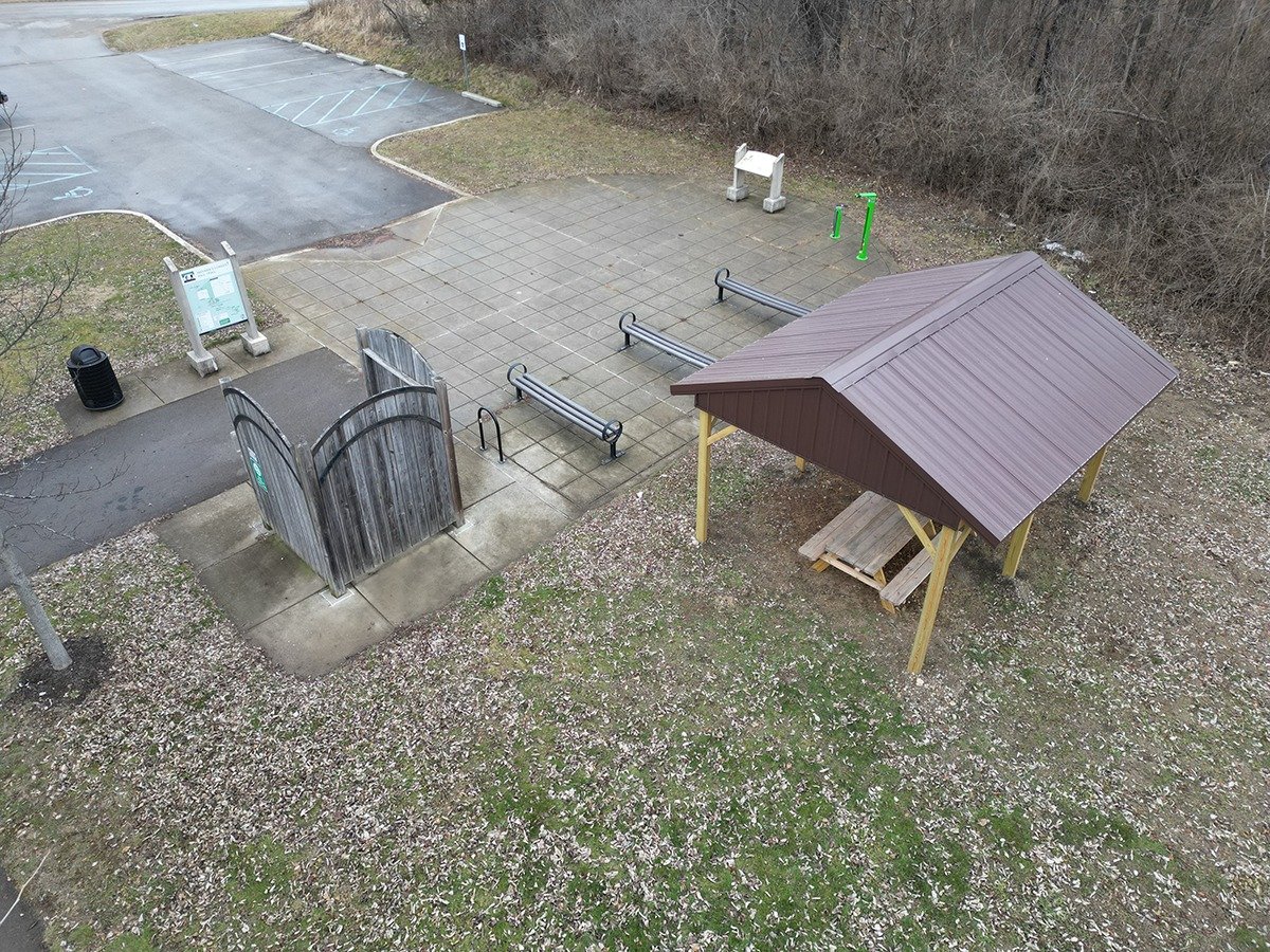 Thanks to our donors, a new shelter was built in 2022 on Cardinal Greenway, at the Tingler Trailhead. 

These little stops along the way don't seem like a lot, but imagine none of them were there! 

#bicycling #cardinalgreenway