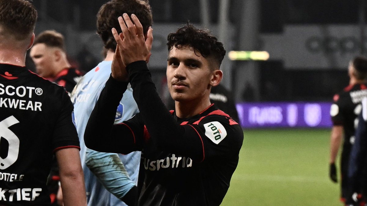 scHeerenveen's tweet image. 👉🏽 @OsameSahraoui 👏🏽