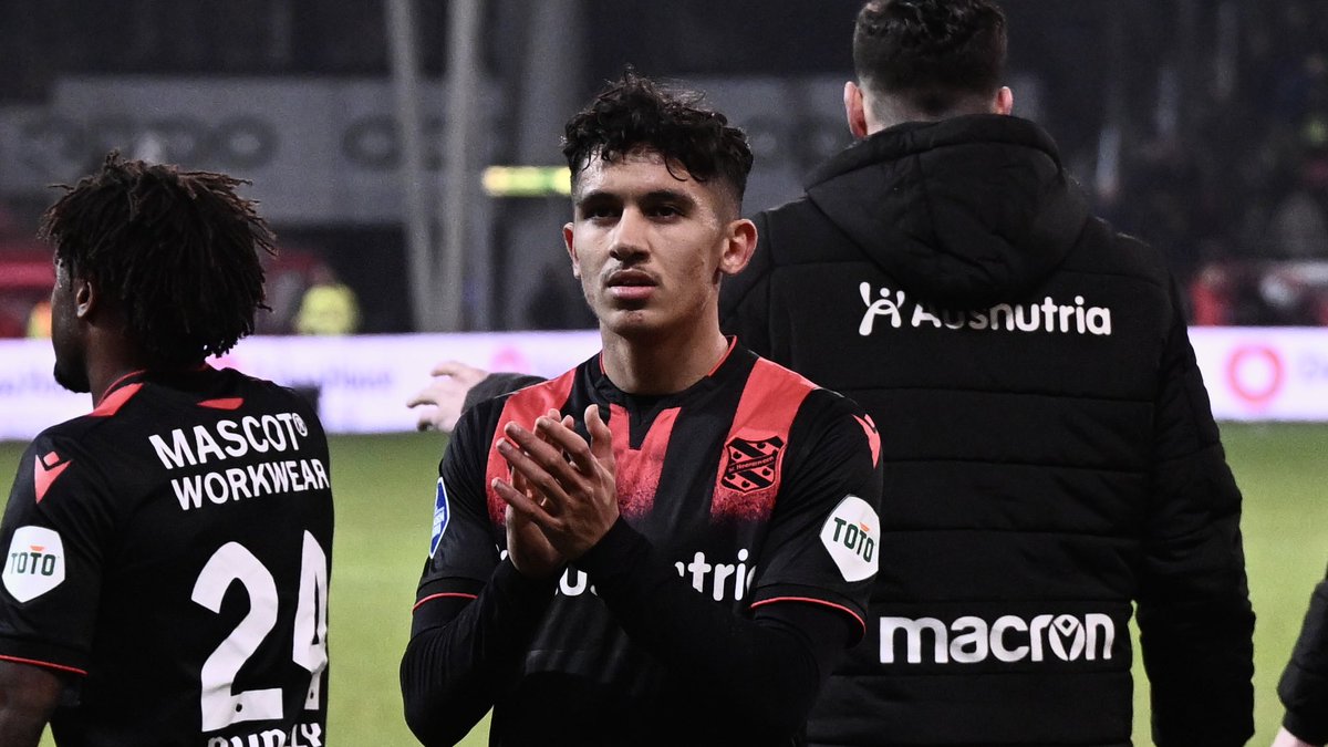 scHeerenveen's tweet image. 👉🏽 @OsameSahraoui 👏🏽