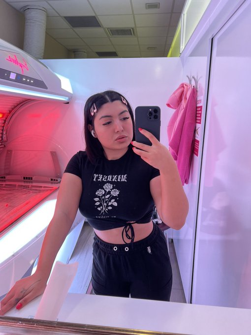 Daca sunt genul tau da-mi un retweet 💋 https://t.co/DRZMrWVMGe