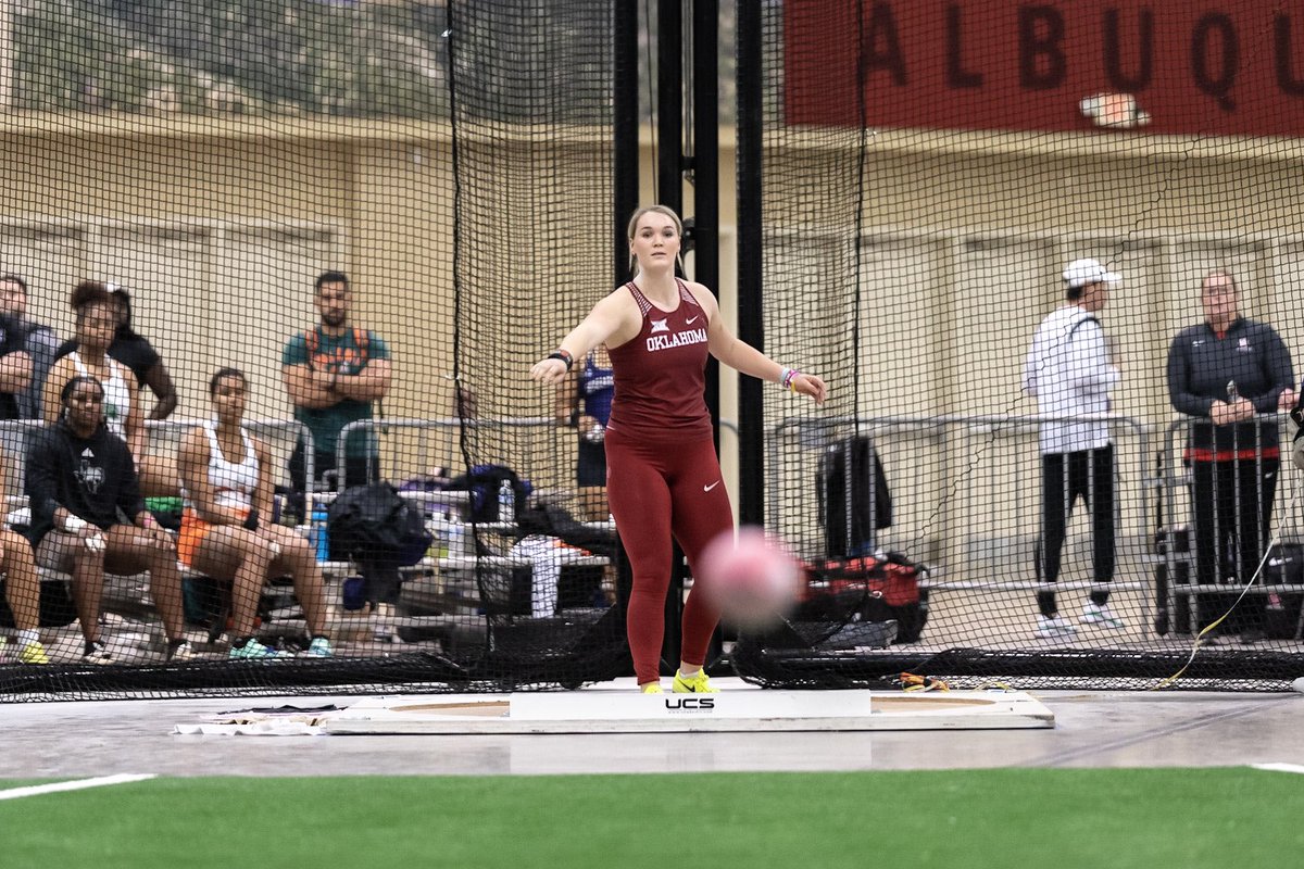 𝙇𝙚𝙩 ‘𝙚𝙢 𝙠𝙣𝙤𝙬, 𝙋𝙖𝙞𝙜𝙚 🤩

Huge PR for Paige Low in the women’s shot put after throwing for 54-6.75 (16.63m)!! 

#BoomerSooner☝️💨