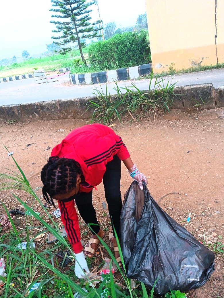 Adedam04's tweet photo. 💚💚💚💚💚💚💚
 *Plogging Episode (PES) Report* FUOYE
 *Plogging Episode*: PES 06
 *Date:* Sat, 4 February 2023.
*Number of Ploggas in Attendance:* 5
*Total Number of Bags Plogged:* 18
*Duration of Plogging:* 1hour
 *#PloggingClubFUOYE*
 *#PloggingNigeriaClub*
*#PloggingEpisode* https://t.co/ueEBYy7yw7