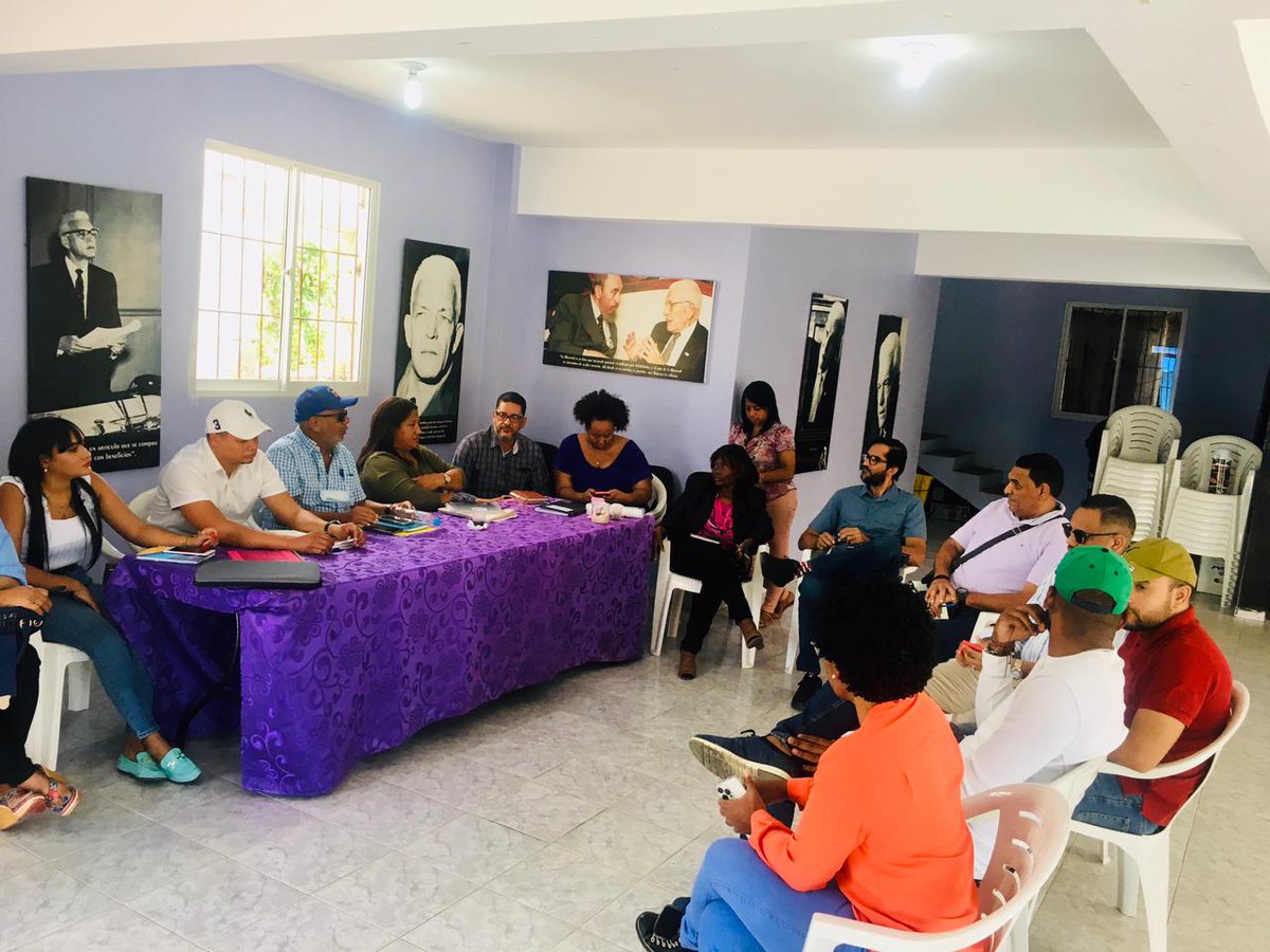 kelvingildlc's tweet photo. Segunda Reunión Municipal con el enlace Político Provincial y miembro del CC Ing.Horacio Mazara y las Presencia de Tanto la actual Diputada de nuestra provincia y miembro del CC Ing. (Hillary) Y unos de nuestros Regidores Jochy Mejia miembro del municipal . #sanpedroconabel https://t.co/T7DdvXVX6D