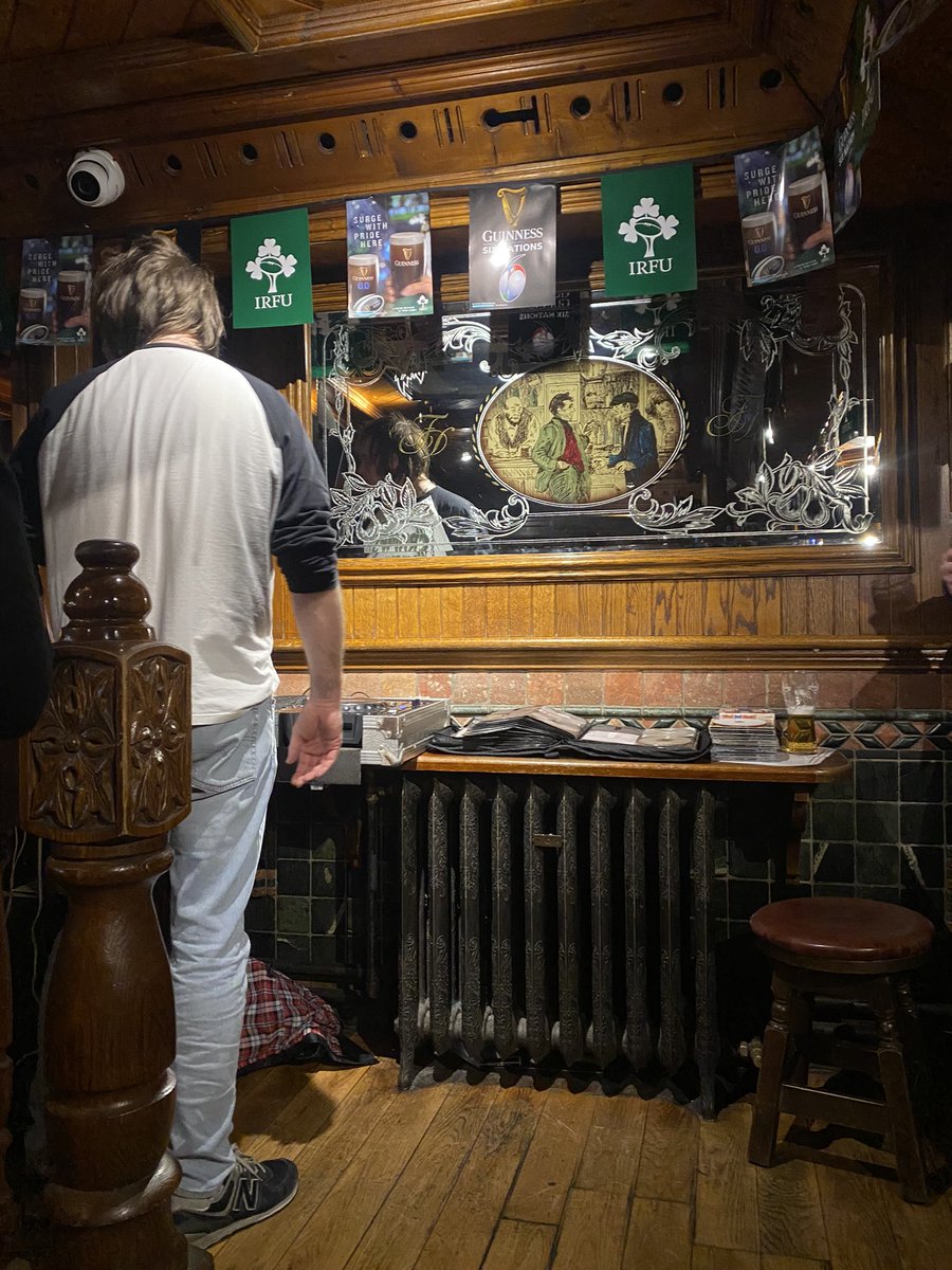 La vieja escuela mal.