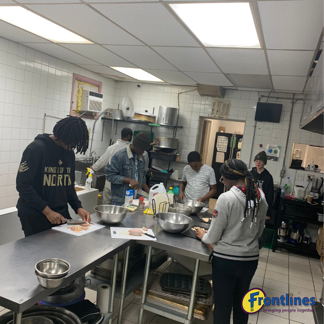 frontlinesto's tweet photo. We had our children in the kitchen for our so you think you can cook program. In the kitchen they learned how make jerk chicken and rice🍗 🍚
#torontocook #torontoculinary #torontobaker #torontochef #torontofoodie #torontoeats #torontokitchen #castlepointnuma https://t.co/A3qT8C02Bw