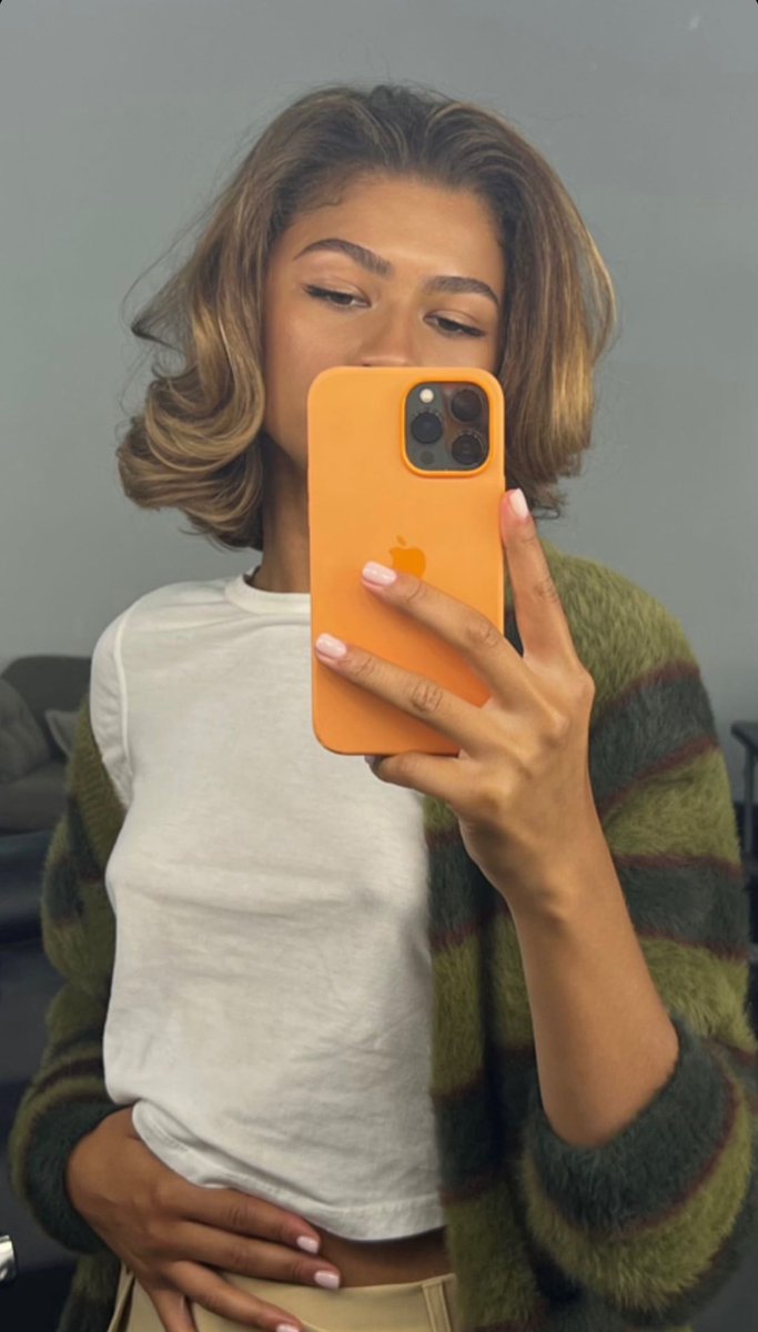 backwithuagain's tweet photo. Woooow the first thing that came into my mind, Zendaya could play Evelyn Hugo I know she‘s not a latina but look at her 🙌🏽 https://t.co/osWIRO95Ry