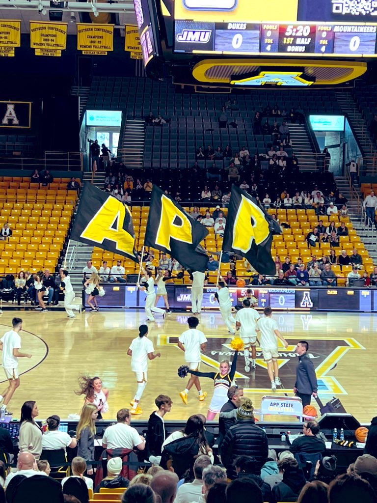 Go ‘NEERS! Big 2nd half coming! #takethestairs