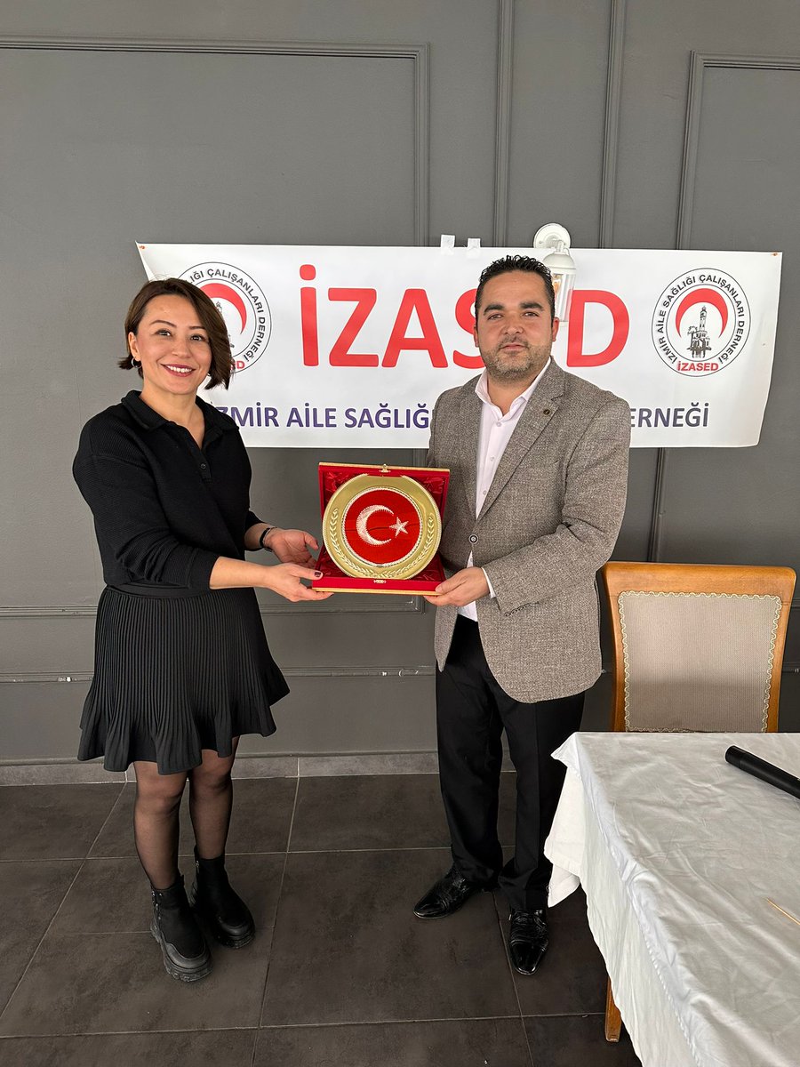 <a href="/IZASED35/">İZASED (İzmir Aile Sağlığı Çalışaları Derneği)</a> düzenlediği ve İzmir <a href="/sagliksen/">SAĞLIK-SEN</a>   il başkanımız Ekrem özdemir'in desrek verdiği Kadro Şöleninde kadrolarımızın için hayırlı olsun dedi ve 
Sendika olarak Aile Hekimliği sisteminde TAVAN ÖDEMESİ DESTEK ve TEŞVİK sorunu ivedi çözmeye calışacağının sözünü verdi.
<a href="/asaheptr/">AİLE SAĞLIĞI MEMURU ATT HEMŞİRE EBE PLATFORMU</a>
