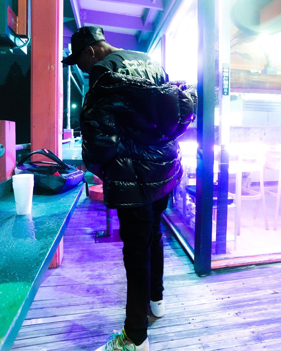 19LILSHEIK's tweet photo. Addicted to designer i guess im a rich junkie ๐
๐ฅถ #LLVEDO #2LEGENDARY https://t.co/lhcTL81990