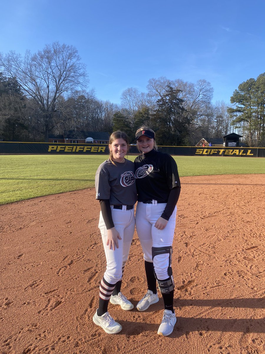 KyleighL2024's tweet photo. It’s always a great day for a softball camp Pfeiffer!! @PfeifferSball https://t.co/ZE2Y3B4V95