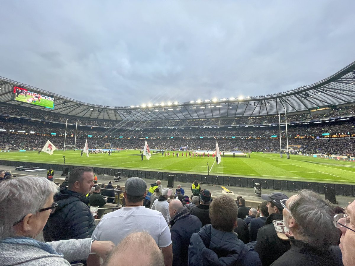 Great to go to my first England rugby game at Twickenham 🏴󠁧󠁢󠁥󠁮󠁧󠁿v🏴󠁧󠁢󠁳󠁣󠁴󠁿 shame about the loss tho 😅🤦🏻‍♀️ #SixNations