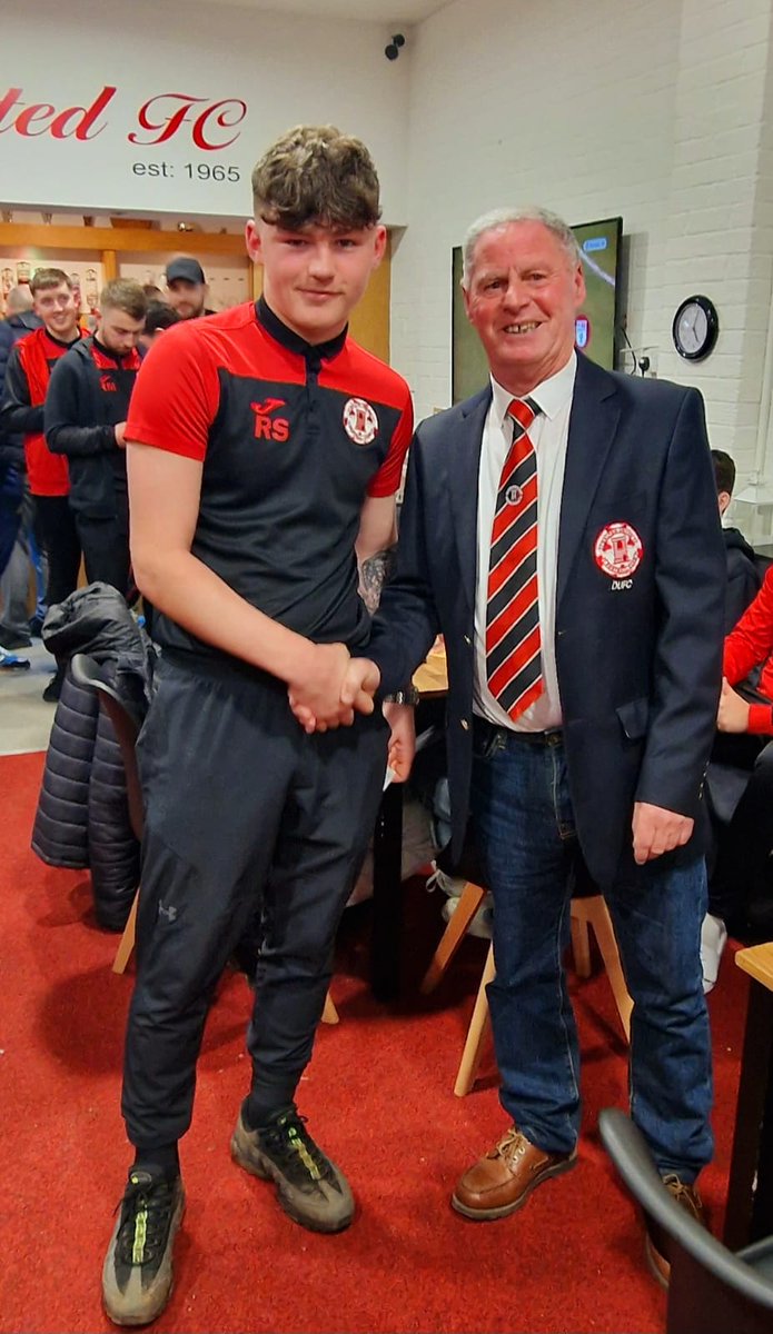 daltonunitedfc's tweet photo. 𝗠𝗮𝗻 𝗼𝗳 𝘁𝗵𝗲 𝗠𝗮𝘁𝗰𝗵
Today's MOTM award goes to Robbie Sanderson👏🏼
Presented by Derek Clinton from today's match sponsor, The Clinton Family. https://t.co/7CHIH9H3Jv
