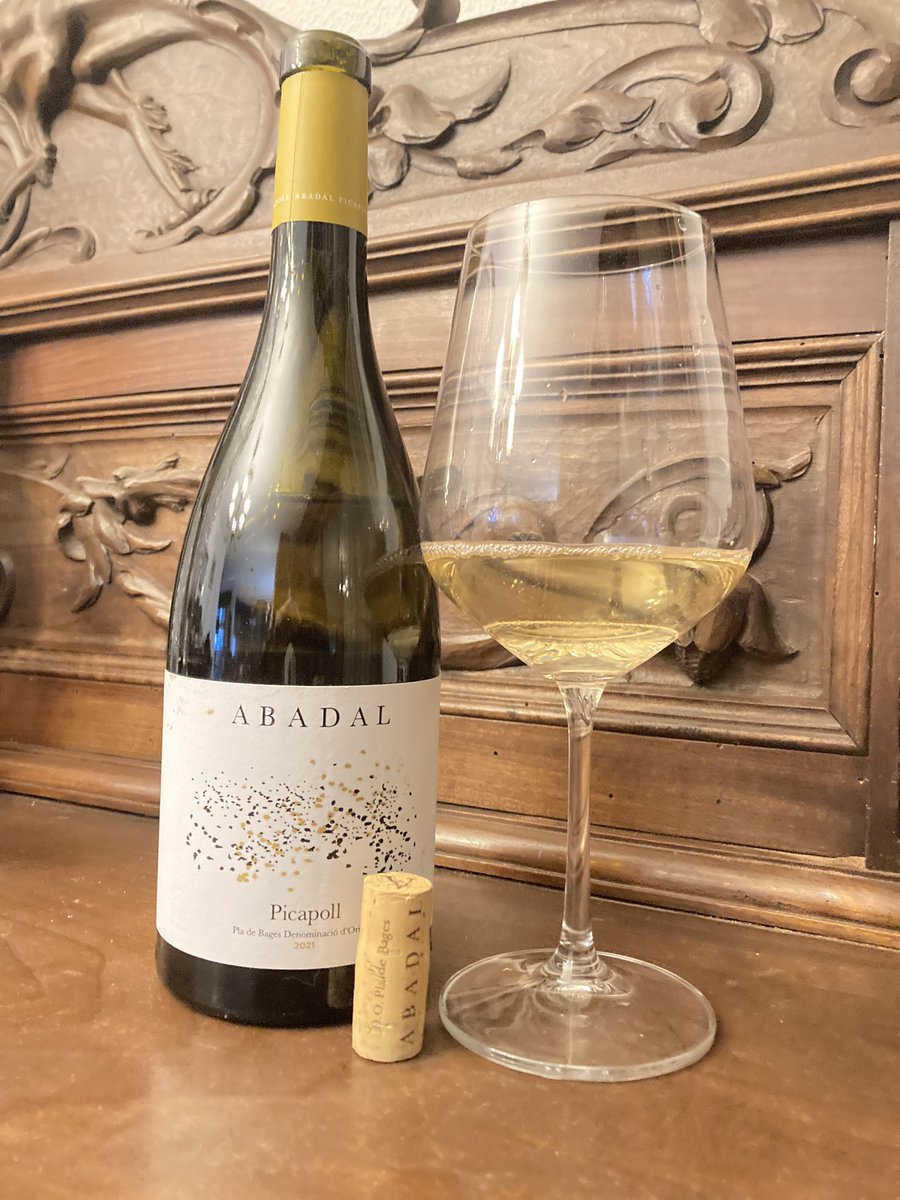 Pablo Orio (@puntovino) on Twitter photo Cosas ricas de variedades minoritarias. 🍇 Picapoll de Pla de Bages. Cosas ricas de variedades minoritarias. 🍇 Picapoll de Pla de Bages.