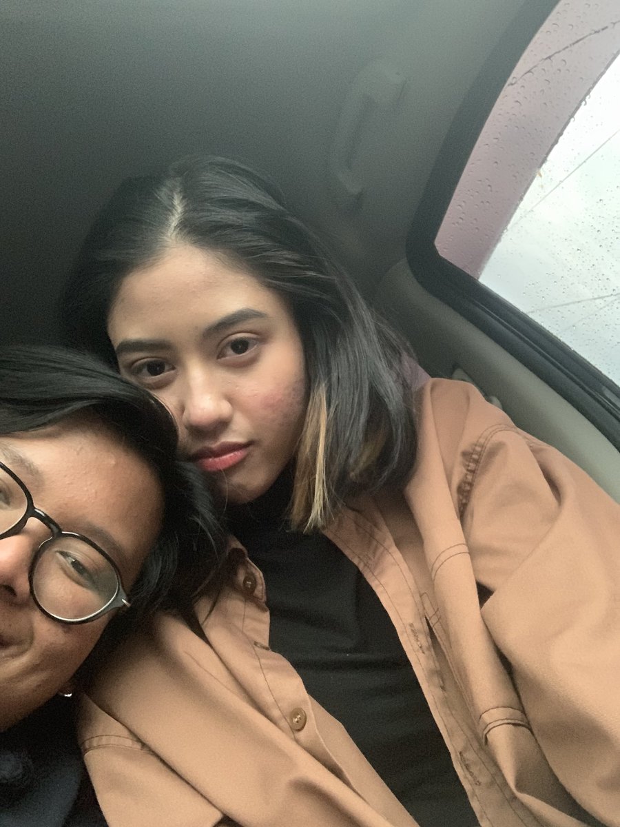 blekbronto's tweet photo. car selfie https://t.co/qcDT1MPPe4