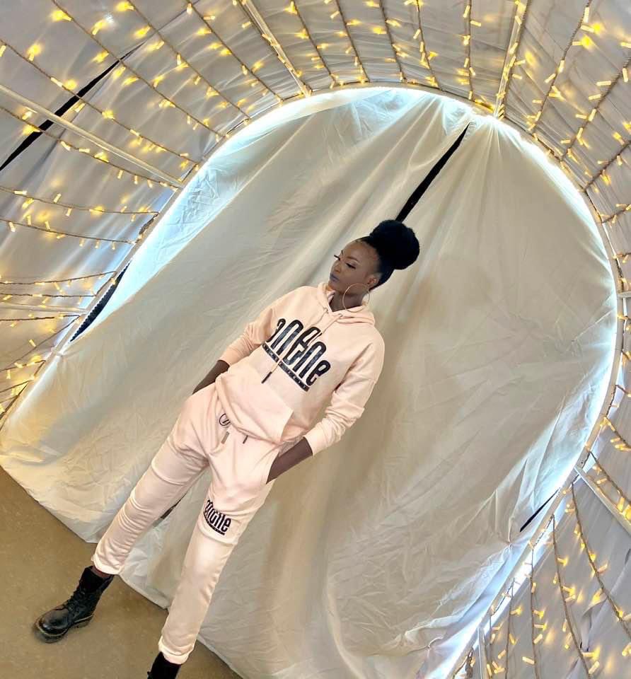 Mes amours #EhMouNôma est disponible ici 👉🏾 youtu.be/Ts_BkEiPQzM
Bon week-end à tous ♥️♥️♥️
Les Boutiques ANÈNÈ
Makeup By Dija
#QueenMama