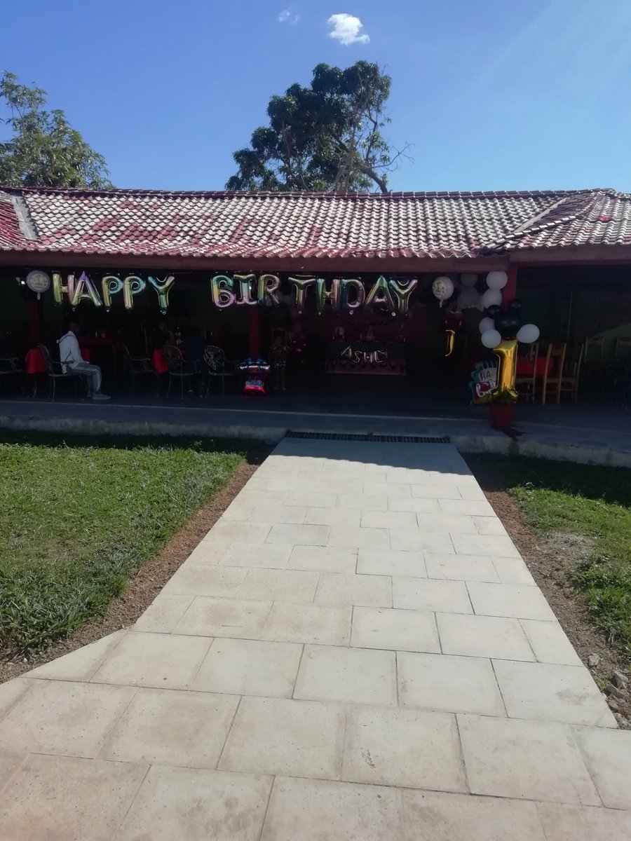 La UEB Hotel Pinar Encanto les da las felicidades a todos los trabajadores de la gastronomía