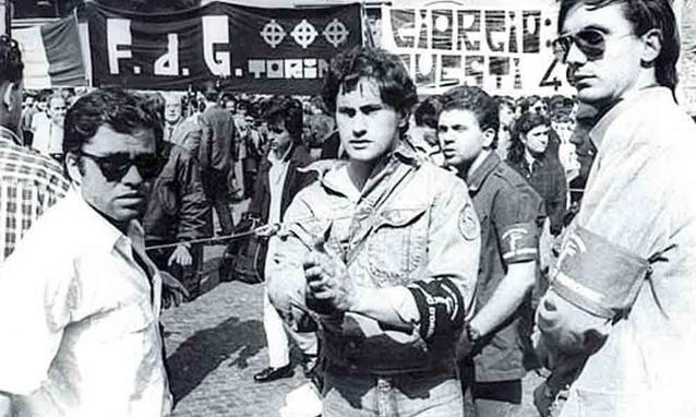AlPacifista's tweet photo. Ma gli #anarchici di nuova generazione,
agiscono come il #nar degli anni 70?
#NonCapisco #Capisco https://t.co/qm2KyjNQk1
