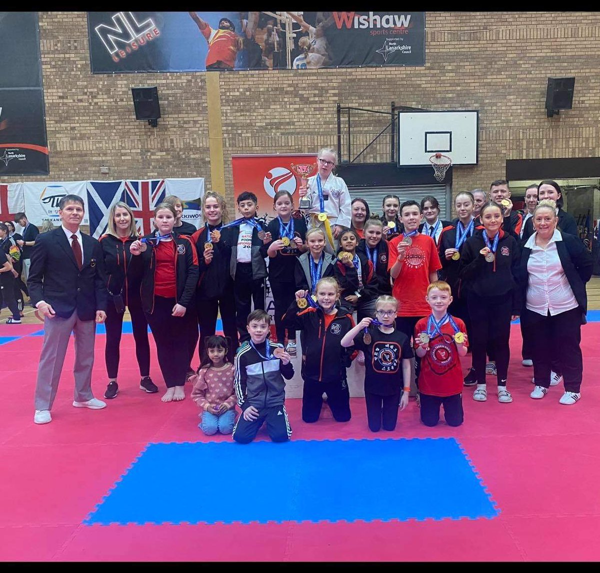 AngieBailey8's tweet photo. Fantastic results at the Lanarkshire Open.15 Gold, 5 silvers &amp; 4 bronze medals &amp; overall 1st Place trophy. Great performances from all.A big thank you to Lynsey &amp; Paula for looking after the team. Well done to the Central officials too and the incredible support from our parents. https://t.co/M0jp7zB6TN