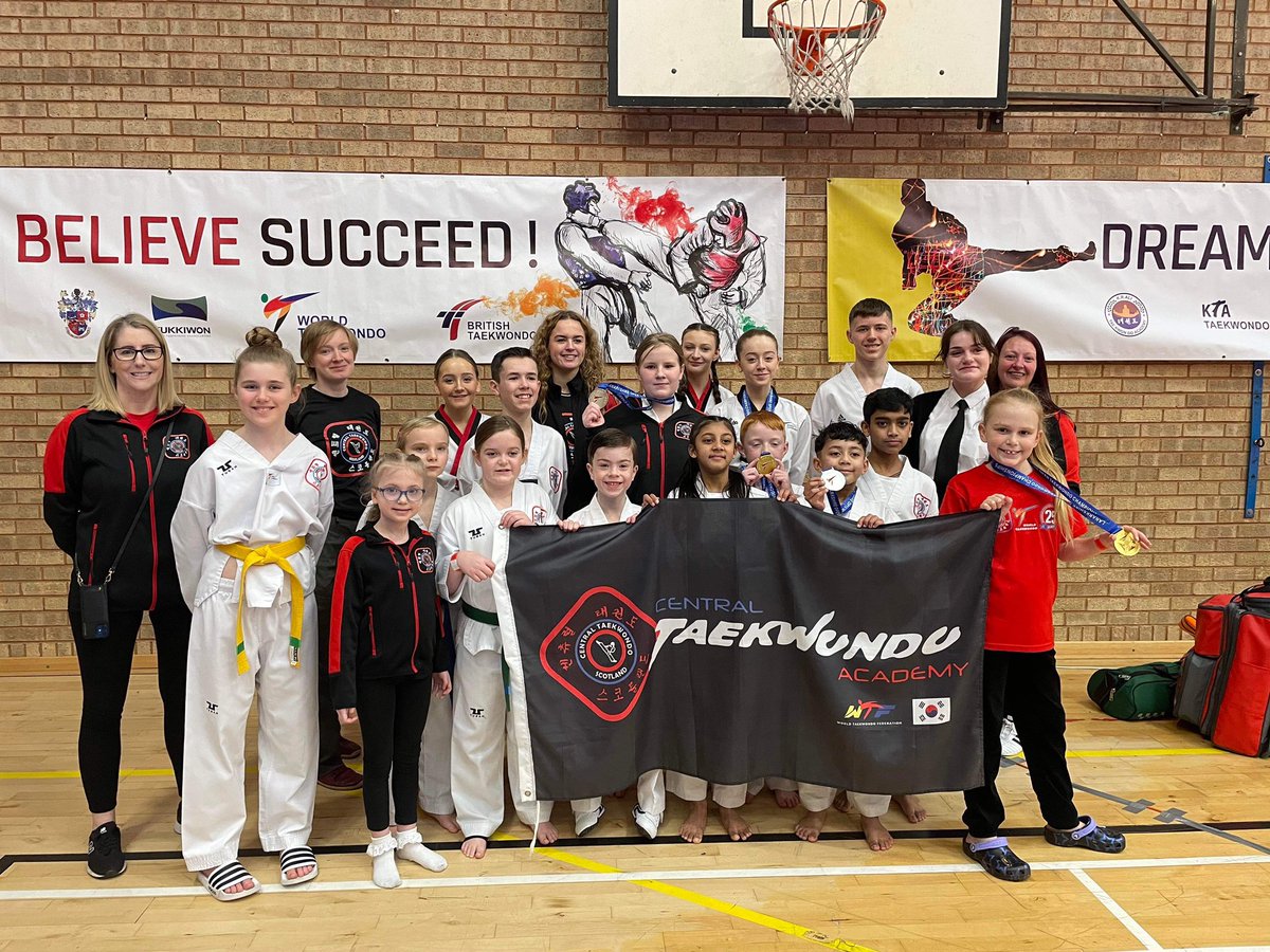 AngieBailey8's tweet photo. Fantastic results at the Lanarkshire Open.15 Gold, 5 silvers &amp; 4 bronze medals &amp; overall 1st Place trophy. Great performances from all.A big thank you to Lynsey &amp; Paula for looking after the team. Well done to the Central officials too and the incredible support from our parents. https://t.co/M0jp7zB6TN