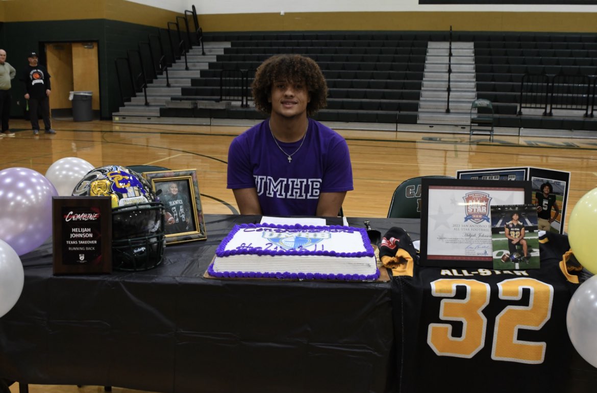 We official now #cru 💜<a href="/CruFootball/">UMHB Football🏈</a> <a href="/CoachJohnsonFB/">Jack Johnson</a> <a href="/harwellbrett/">Brett Harwell</a>