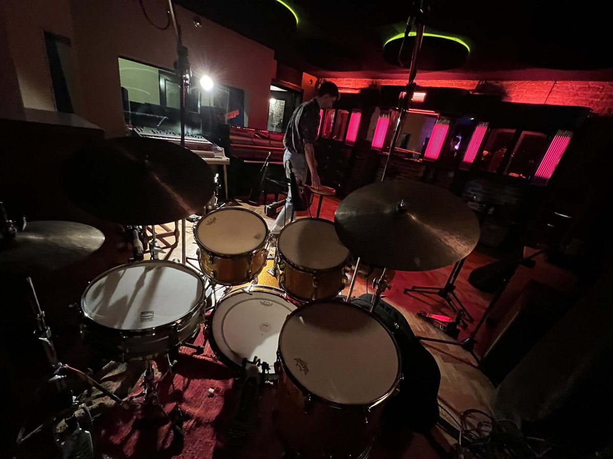 amcneilldrums's tweet photo. Enjoying a sunny tour in Florida, but thinking back to a great session I had in icy-Memphis last week w/ my new friend Adam Roth @ Court Square Recordings. Beautiful music being made in that room.
#McNeill2023 #AdamRoth #DeathCruiser #MemphisDrummer #BosphorusCymbals https://t.co/MdMzZsLG2d