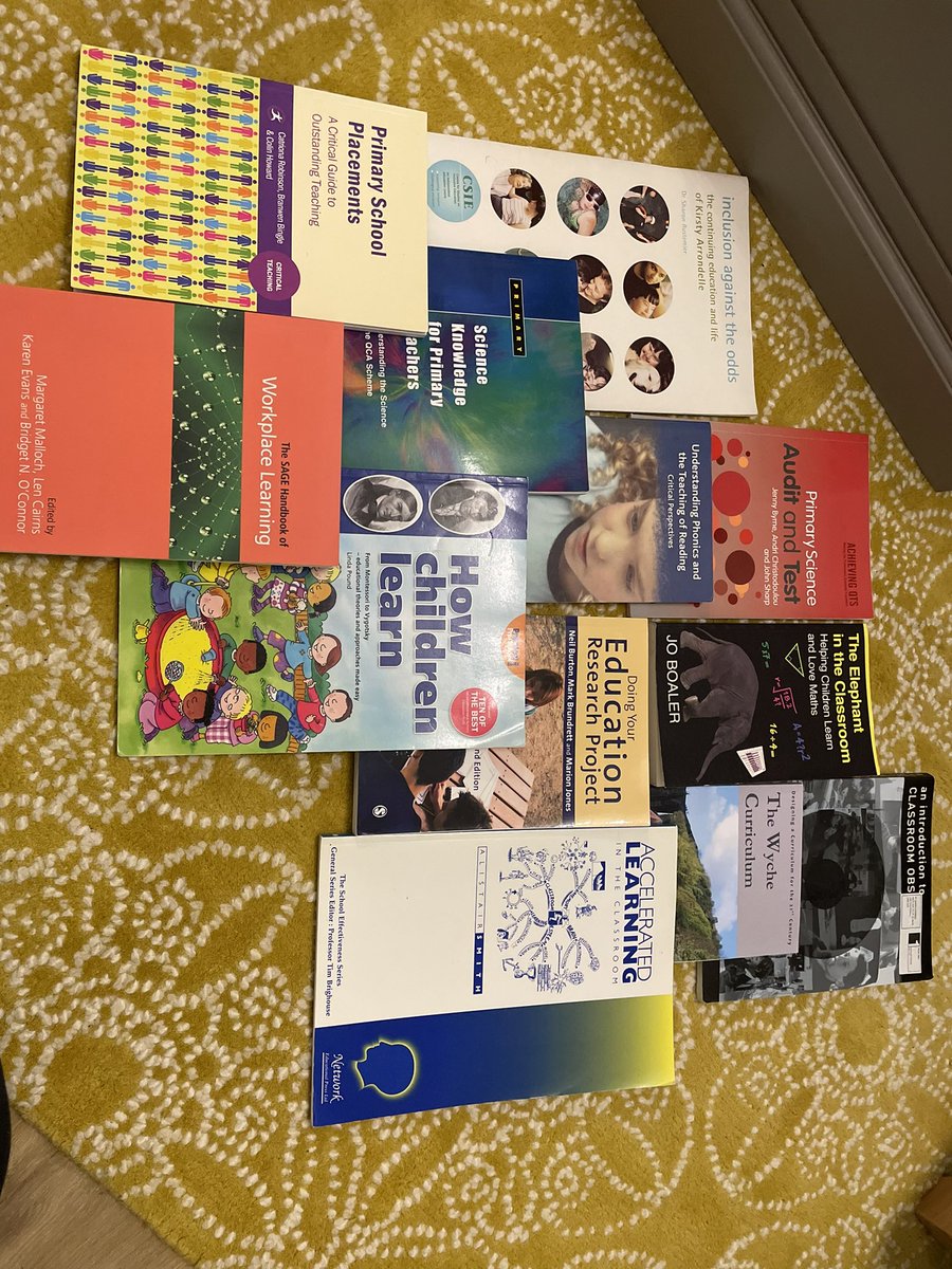 MissJTyler's tweet photo. Selling some of my old primary Ed books. Message for details 📚 https://t.co/GC81BWOh47