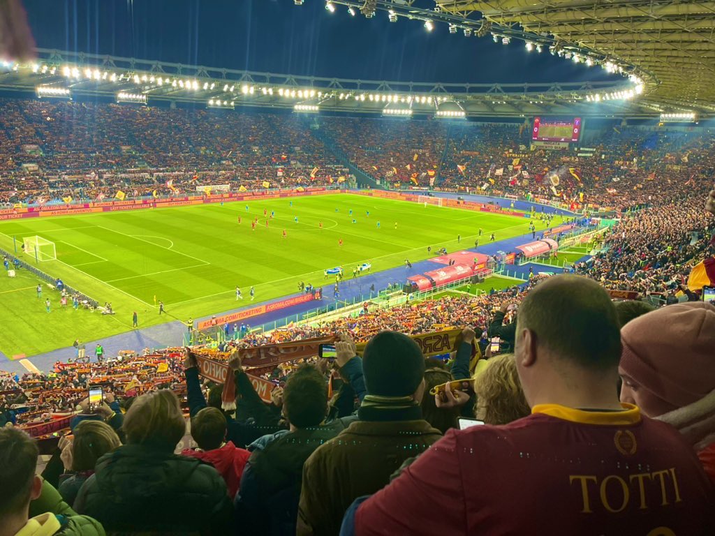 VBissonnet's tweet image. Ce samedi, le stade olympique de Rome est en mode foot pour @ASRomaFRA. Changement de décor à venir pour @Federugby vs @FranceRugby dimanche. 60908 spectateurs pour le match de calcio face à @EmpoliFC. Le @SixNationsRugby fera-t-il mieux demain ? @RugbyramaFR @midi_olympique