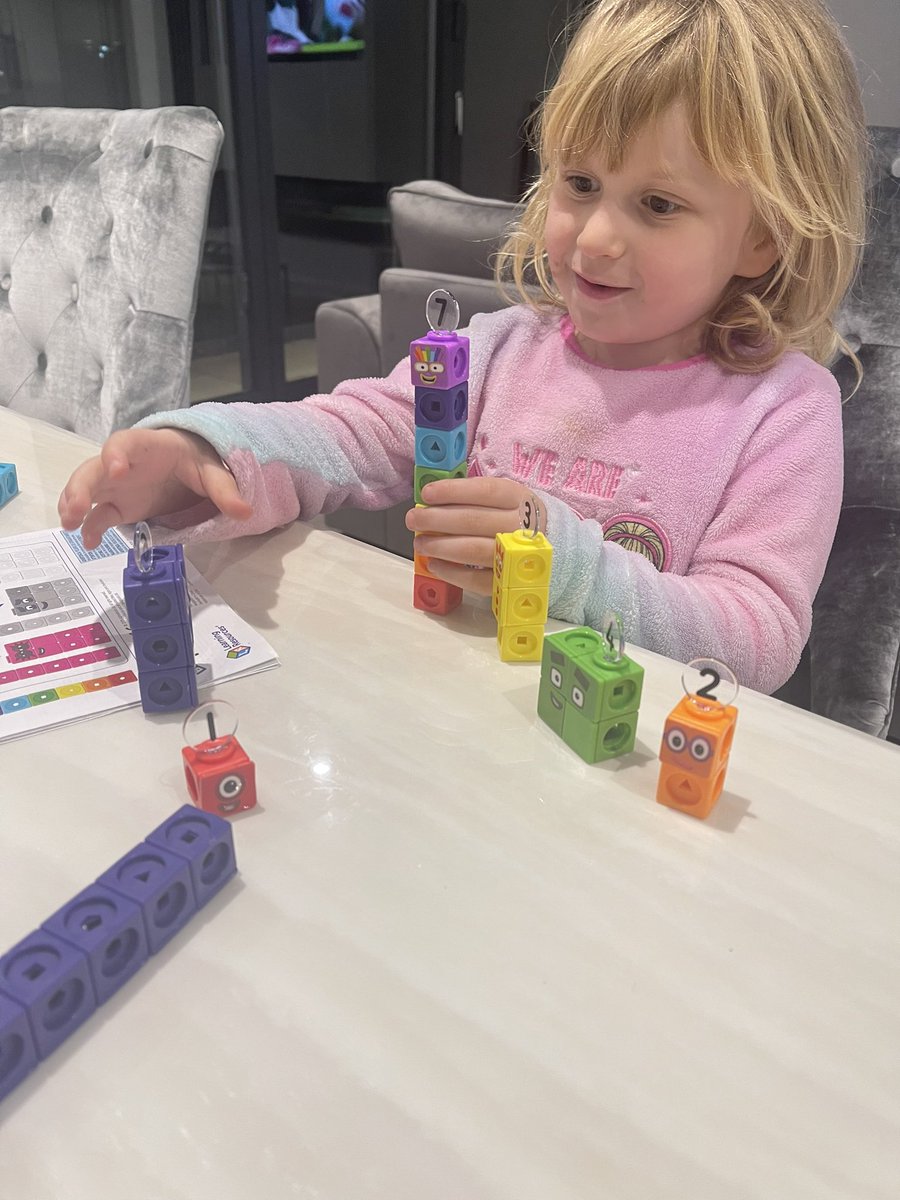 emmawalker1919's tweet image. Lily’s really enjoying her numberblock mathlink cubes. 1️⃣2️⃣3️⃣4️⃣5️⃣ @InisReception @INISMrsMarshall #numberblocks #numbersarefun #mathsforkids
