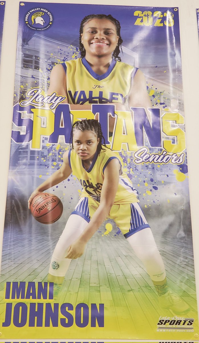 GraggsJohnson's tweet photo. @ImaniJ_2023 IMANI'S VILLAGE showed up &amp; out for #SeniorNight.  THANK YOU FAMILY for making it a night that she will never forget. Major ❤ and support. Also Coach Toler from Imani's freshman year @ SMCHS, Coach Marcus her trainer that gave her feedback after game.@PVHSSpartans https://t.co/CPHdgeT9ST