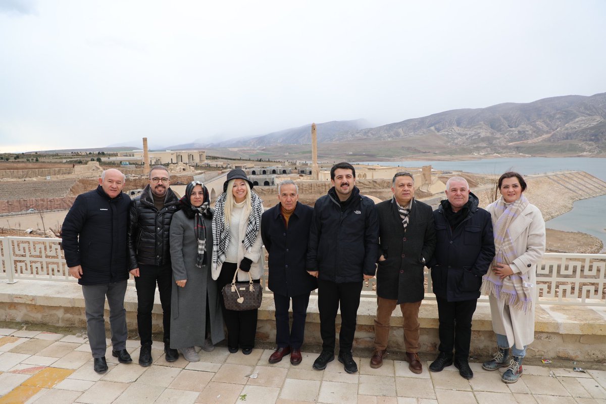 Tarih ve Kültür Şehri Hasankeyf’e  ziyaretleri için Duayen Gazeteci Yavuz Donat,Küresel Gazeteciler Cemiyeti Başkanı <a href="/MehmetAliDim/">Mehmet Ali Dim 🇹🇷</a> ve beraberindeki heyete çok teşekkür ediyorum.