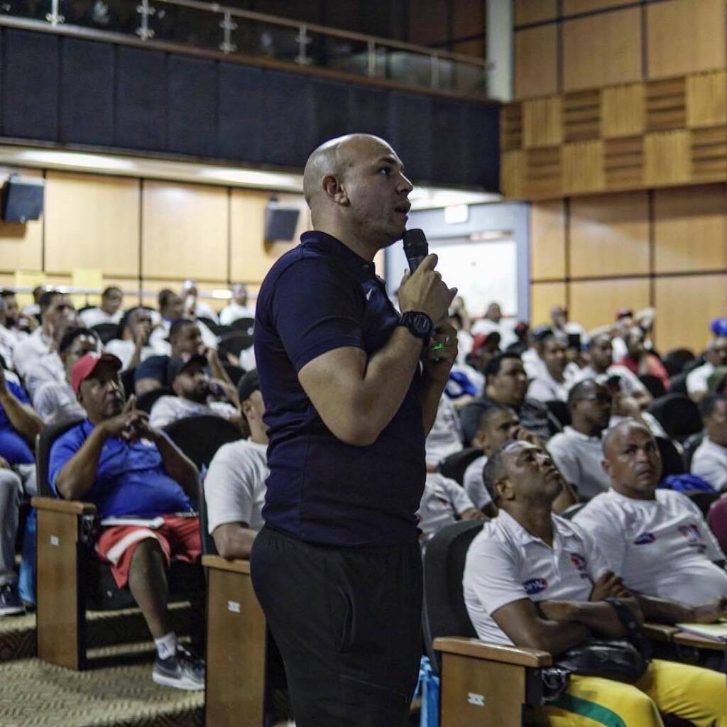 FedombalRD's tweet photo. @samuel_hidalgo21 , Árbitro FIBA, a cargo del segmento: “Cambio de Reglas” en la prórroga de nuestra “Reválida, Actualización y Renovación De Carnet Para Entrenadores” Categoría C 2023
#CODEBAL #Revalida2023 https://t.co/o2IhOvuewx
