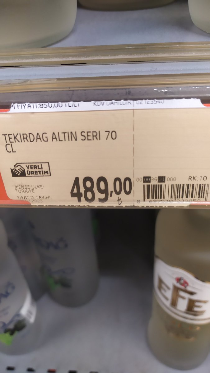 İçesim yoktu. Fiyatları gördüm sonra aklıma ekonomi geldi. Dertlendim. Alıp içiyorum abi by.