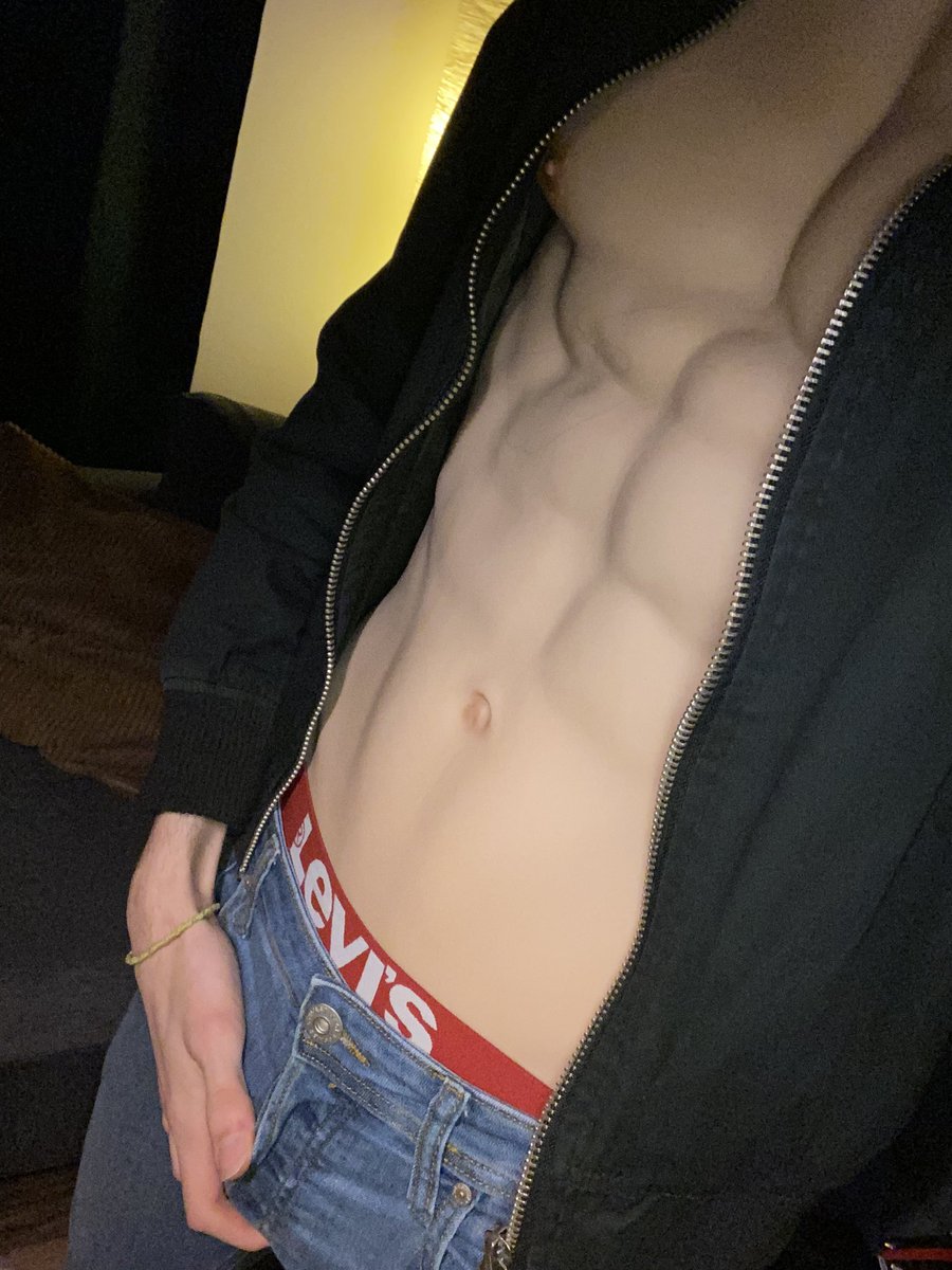 Lthrkinkboy's tweet photo. Went to the gym, came back like this💪🏻 https://t.co/2mFEZtZiXb