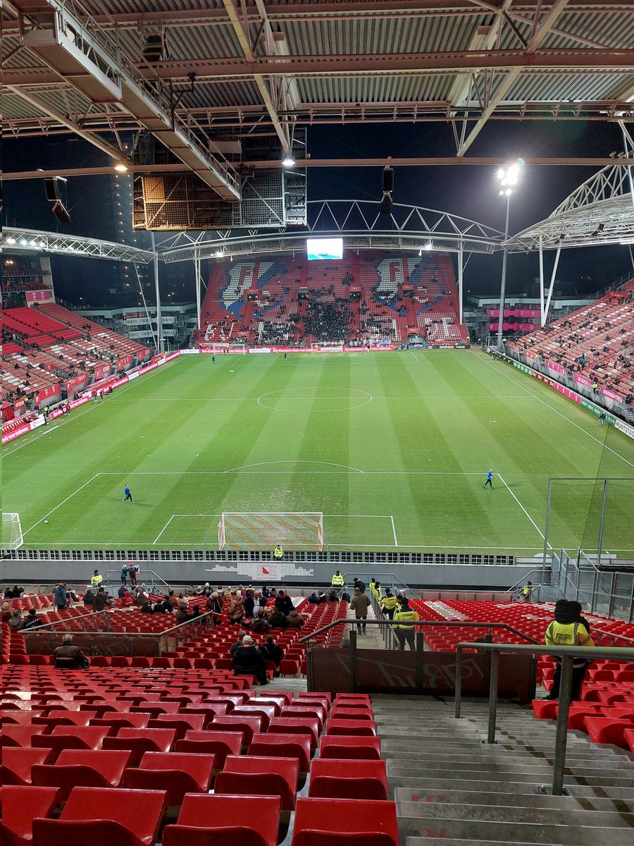 heuvel_erwin's tweet photo. Nu nog rustig #utrhee #fcuhee https://t.co/S1fuaNnamY