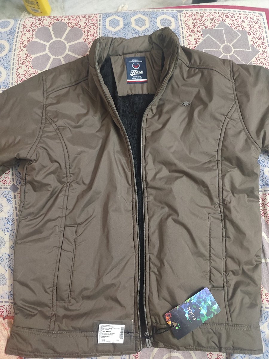 sanjaypnwr's tweet photo. @myntra Can u tell publically how u sending wrong products and also not taking them back? Ordered V Mart's jacket and got flick's named product @myntra @MyntraSupport @officialnandita @mukeshbansal06 https://t.co/AJhMgDgQwX