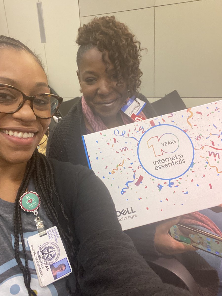 _MissDyan's tweet photo. We always love a good giveaway!  Ms. Cominique Stewart is a winner!! ⁦@ForestBrookMS⁩ ⁦@HISDFACE⁩ 
#ParentsLeadtheWay
#HISDParentOrgExpo https://t.co/3VtFLhFzAB