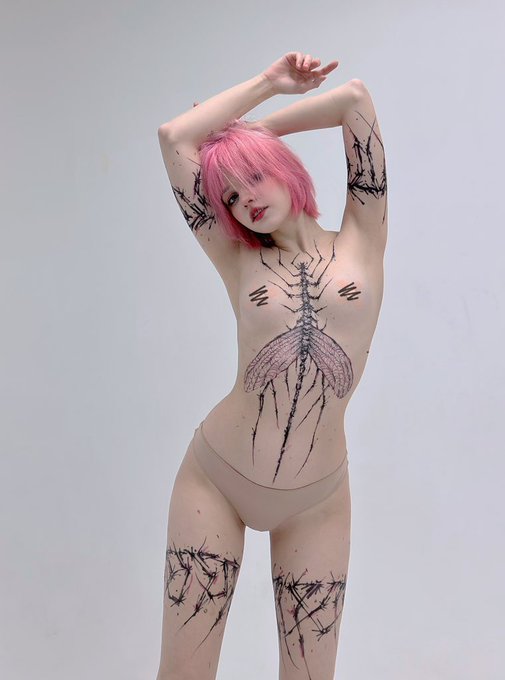 ur lovely anime gf 💓
so u like my bodyart? 💗 https://t.co/b1tOtOHDr0