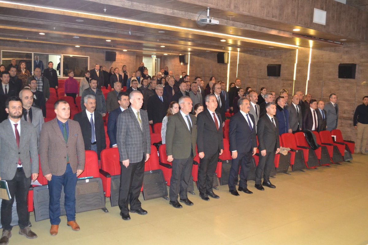 41MustafaGuler's tweet photo. 2022-2023 Eğitim Öğretim yılının 2.yarıyıl değerlendirme ve planlama toplantısını Yahya Kemal Beyatlı Kültür Merkezinde İlçe Milli Eğitim Müdürü, Şube Müdürleri ,Okul ve Kurum Müdürlerinin katılımı ile gerçekleştirdik.Toplantıda;okul güvenliği ,eğitim  konularını değerlendirdik https://t.co/TP1GkgcEdS
