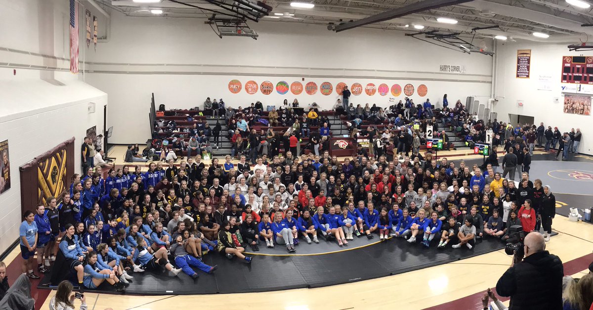 ActivitiesPi's tweet photo. Girls Wrestling in PI! 262 entrants from 59 schools. Another day of making history @MSHSLjohn @MSHSL https://t.co/jXzs8vGyXC