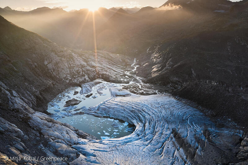 TT_Climate's tweet photo. @Greenpeace: 'Nuestra tierra es preciosa y todos estamos conectados por la naturaleza. Ahora es el tiempo de cuidarnos unos a otros y trabajar juntos hacia un futuro justo para todos 🌎 ' https://t.co/87Yt7WFEQq, see more https://t.co/0xMH6SHuU2