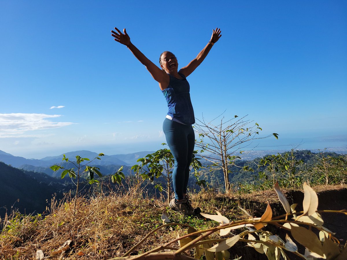 djmillerJA's tweet photo. Happy Saturday! #SaturdayFlex #Hiking #HikingLife https://t.co/rCZhd2VPzE
